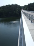 Pohled z mostu přes Dalešickou přehradu - most z Hartvíkovic do Stropešína
