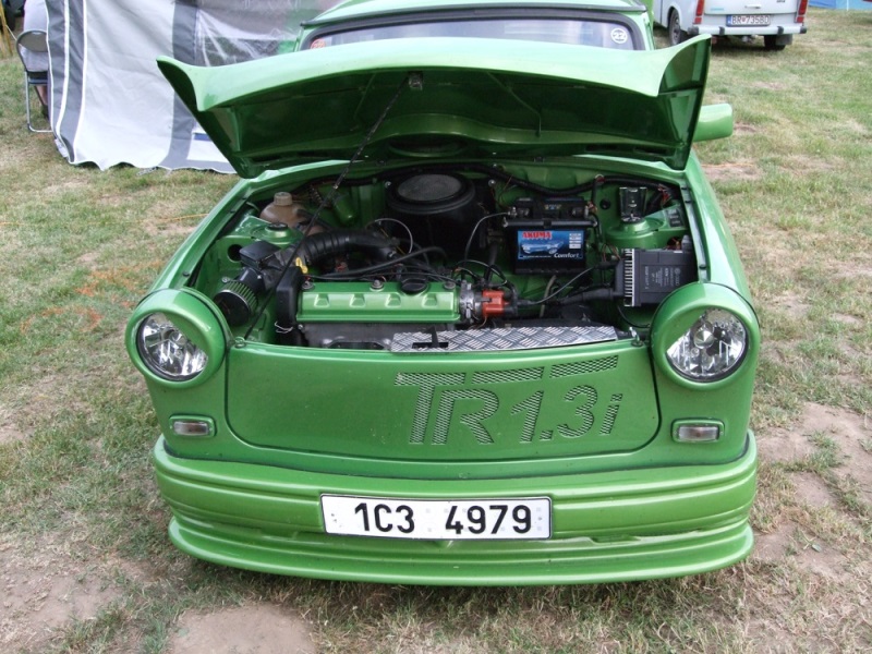 Trabant 14 - řekl bych, že tohle nebude dvoutaktní motor...