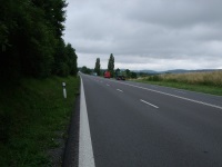 Pohled zpátky na čtyřproudovou silnici vedoucí do Lipníku nad Bečvou