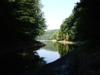 První a mnou poslední navštívené rameno přehrady - stačilo to jednou dolu po šutrech a nahoru pěkně pěšky...:)