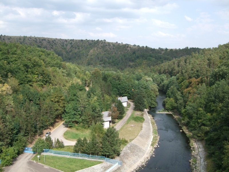 Hráz přečerpávací nádrže Mohelno