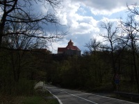 Pohled ze silnice na hrad Veveří